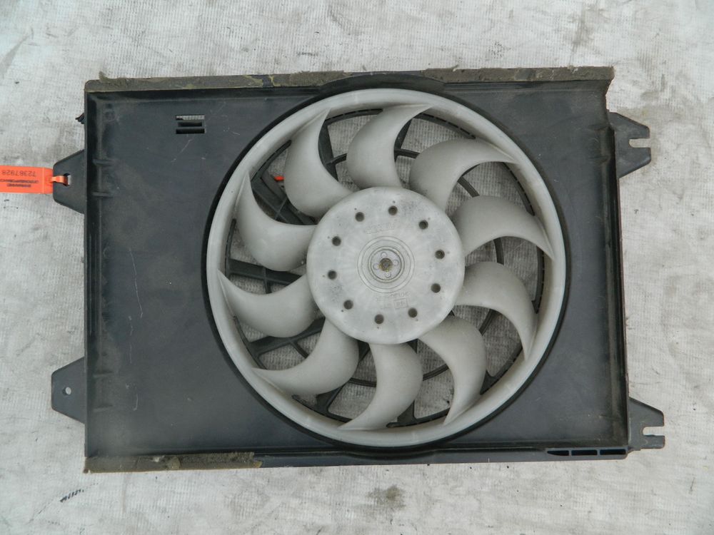 Диффузор радиатора MITSUBISHI PAJERO iO H76W (Контрактный) 72367928