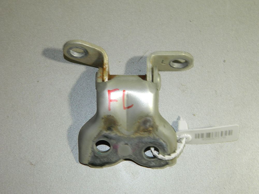 Петля двери TOYOTA COROLLA E120 Перед Лев (Б/У) 45990776
