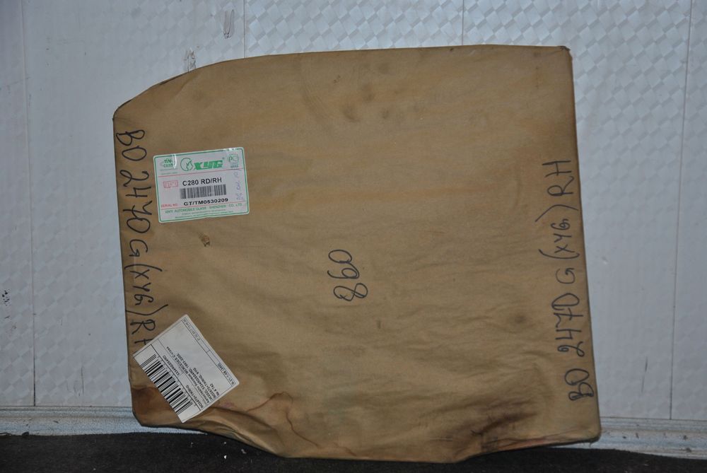 Стекло двери XYG 5334RGSS4RDB MERCEDES C Зад Прав