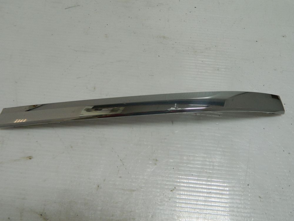 Накладка бампера VOLKSWAGEN TAUREG 40940050 Перед Прав (Б/У)