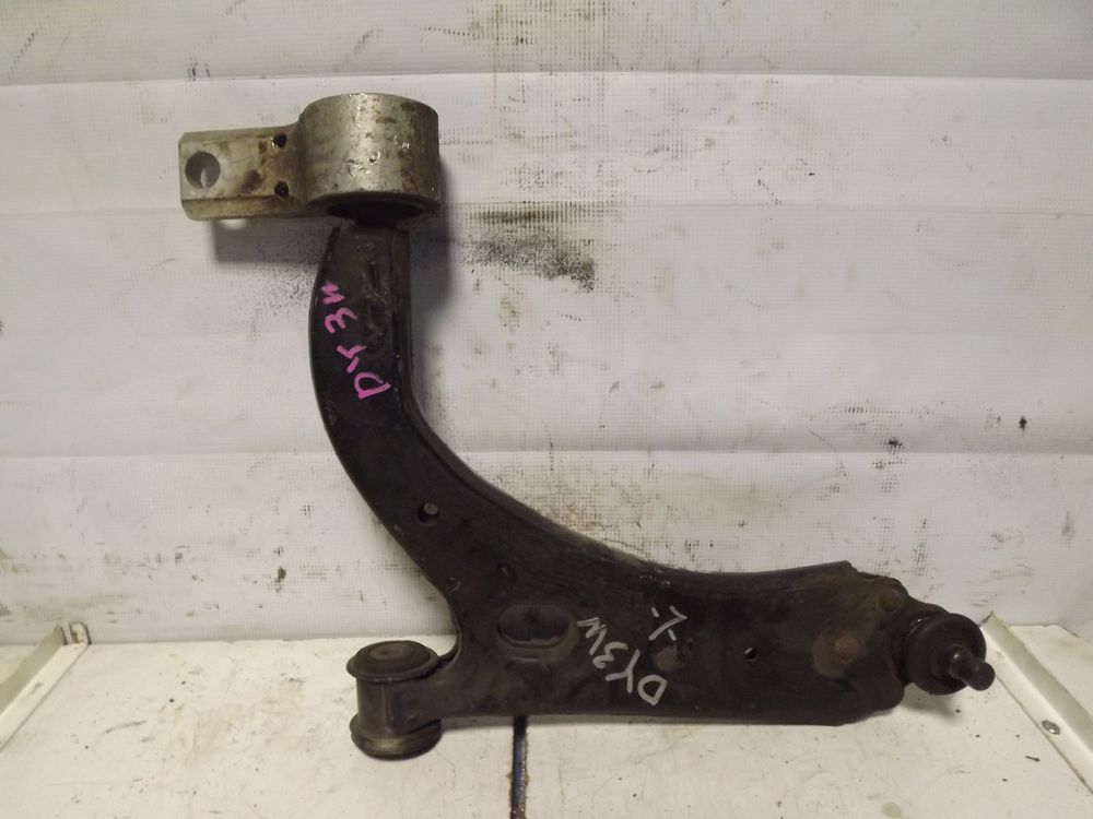 Рычаг подвески MAZDA DEMIO DY3W Перед Лев (Контрактный) 45993580