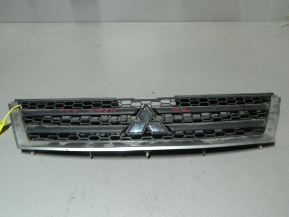 Решетка радиатора MITSUBISHI OUTLANDER CW5W (Контрактный) 79773209
