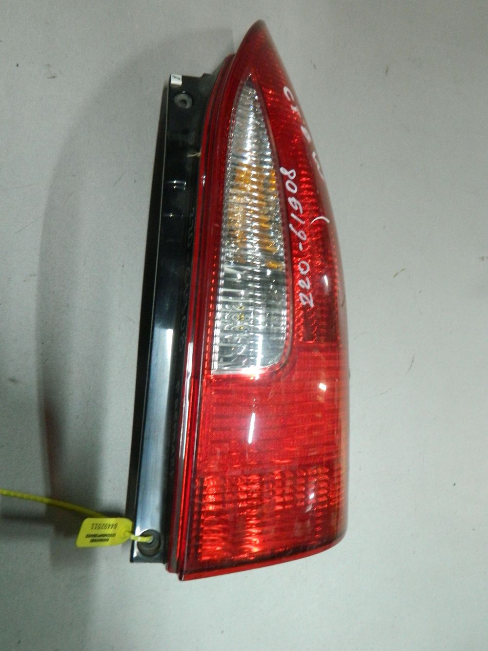 Фонарь MAZDA PREMACY CP8W Зад Прав (Контрактный) 64492511