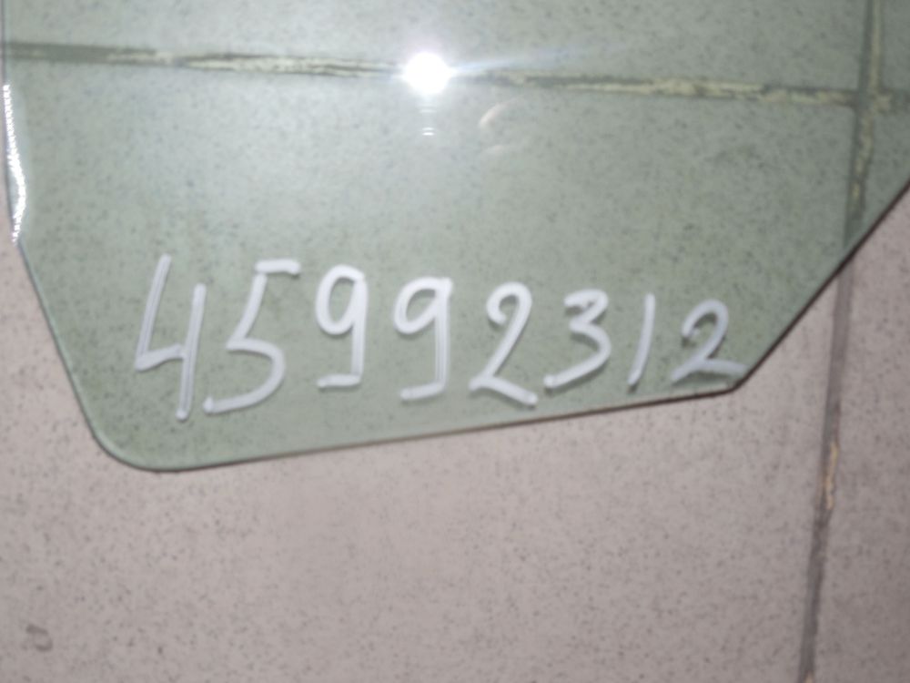 Стекло двери XYG 5648RGSS4FD MITSUBISHI LANCER 4D SED Перед Прав 45992312