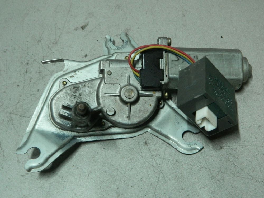 Мотор заднего дворника TOYOTA COROLLA SPACIO AE111 (Контрактный) 81528607
