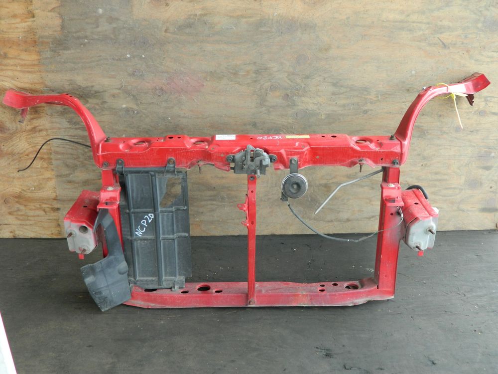 Рамка радиатора TOYOTA FUNCARGO NCP20 (Контрактный) 94584344