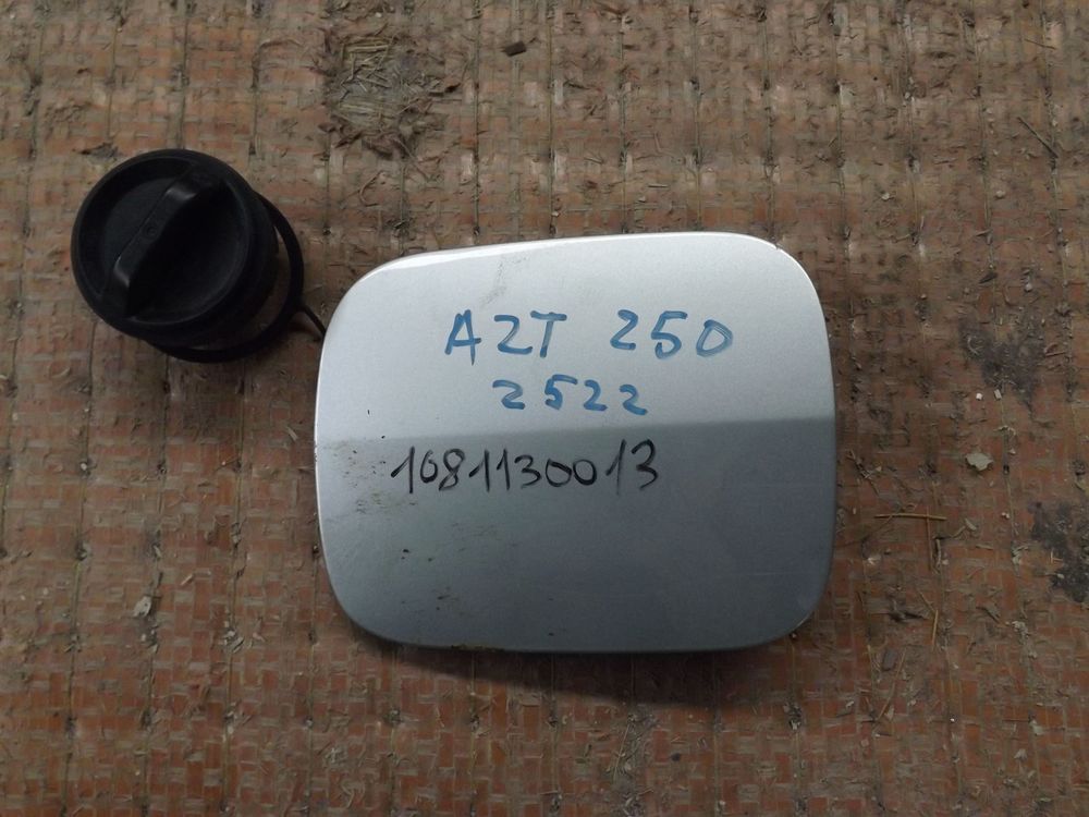 Лючок бензобака TOYOTA AVENSIS AZT250 (Контрактный) 1081130013