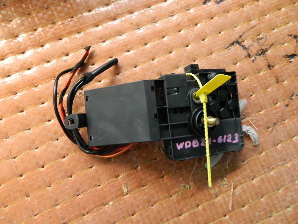 Блок предохранителей MERCEDES-BENZ E-CLASS W211(Контрактный) 94603924