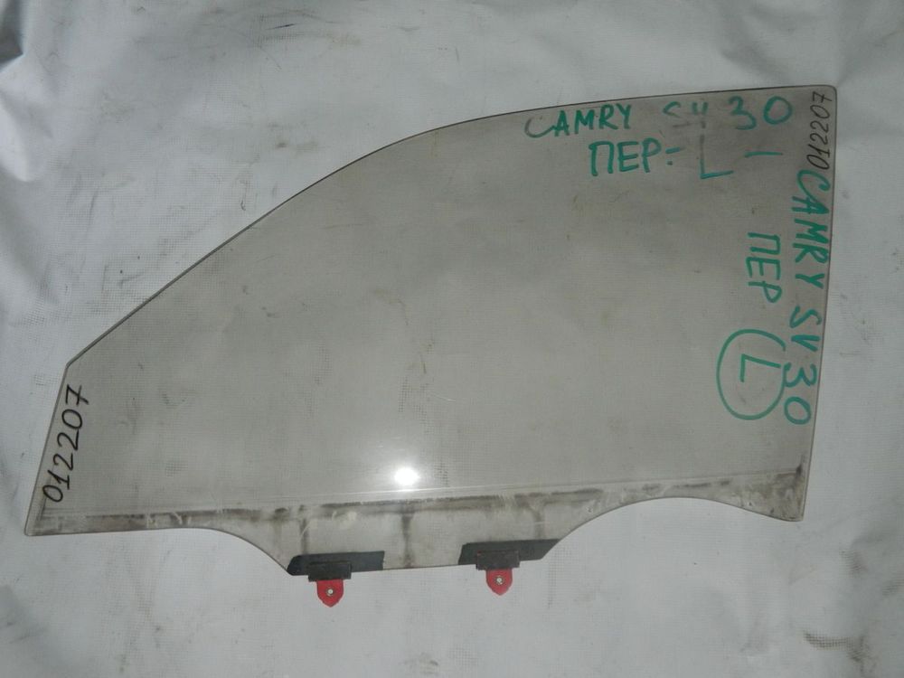 Стекло двери TOYOTA CAMRY SV30 Перед. Лев (Контрактный) 012207