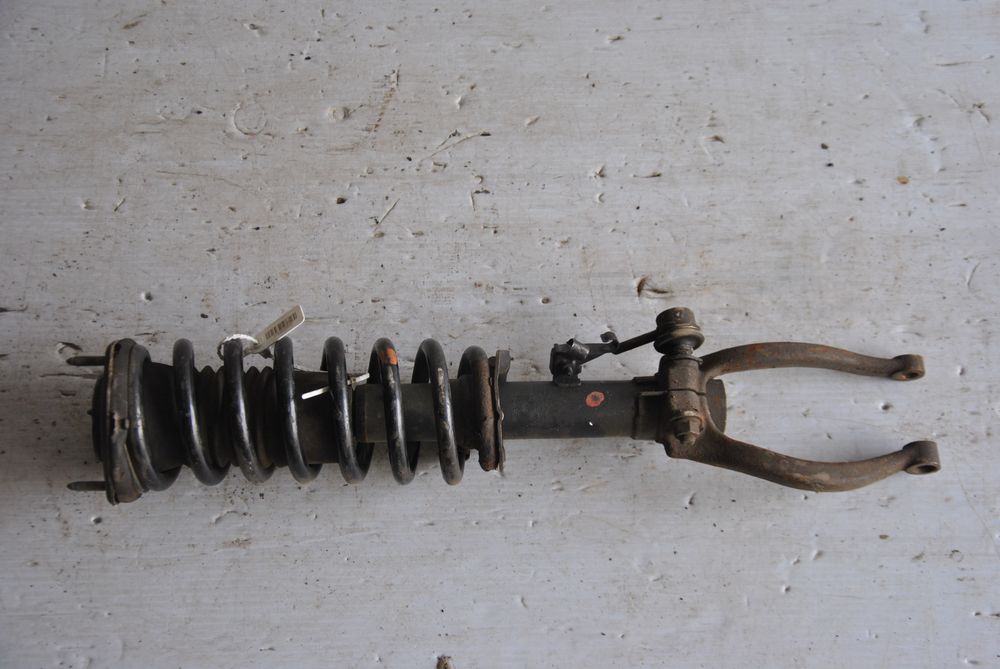 Стойка подвески TOYOTA CHASER JZX93 Перед Лев (Контрактный) 45989188