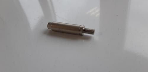 Направляющая суппорта TOYOTA 4771533020 TOYOTA Avensis,Camry,Corona,Harrier,Mark II,Scepter,Solara