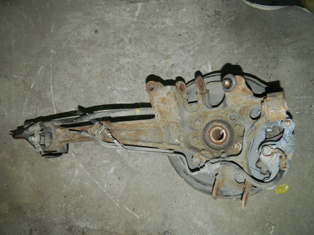 Ступица SUBARU LEGACY BH5 Зад Лев (Контрактный) 79586817