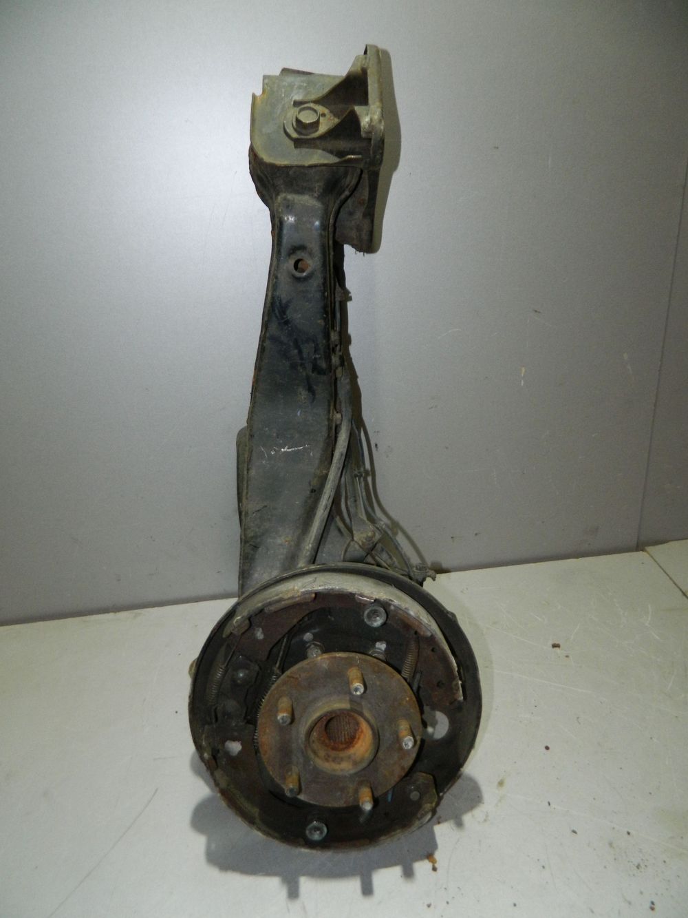 Ступица NISSAN SERENA C24 Зад Лев (Контрактный) 35023275