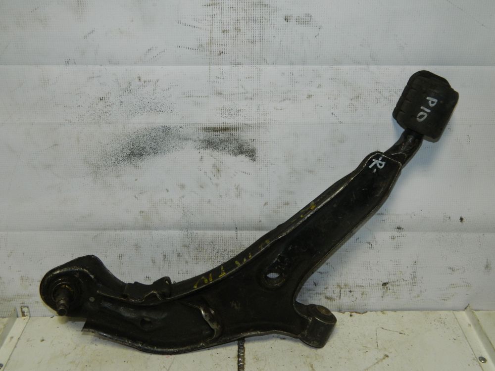 Рычаг подвески NISSAN AVENIR W11 Перед Прав (Контрактный) 45993064