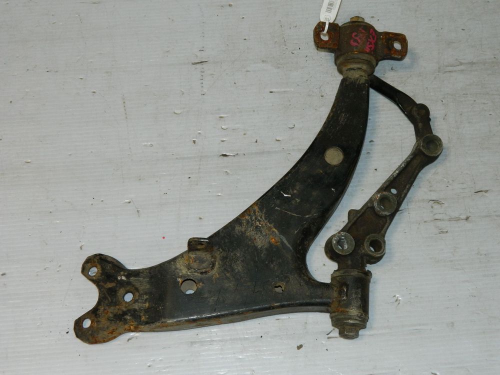 Рычаг подвески TOYOTA CELICA ST183 Перед Прав (Контрактный) 45992534
