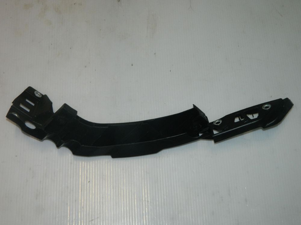 Кронштейн фары SAT STVWP6000B1 VW POLO 10- 4D RH
