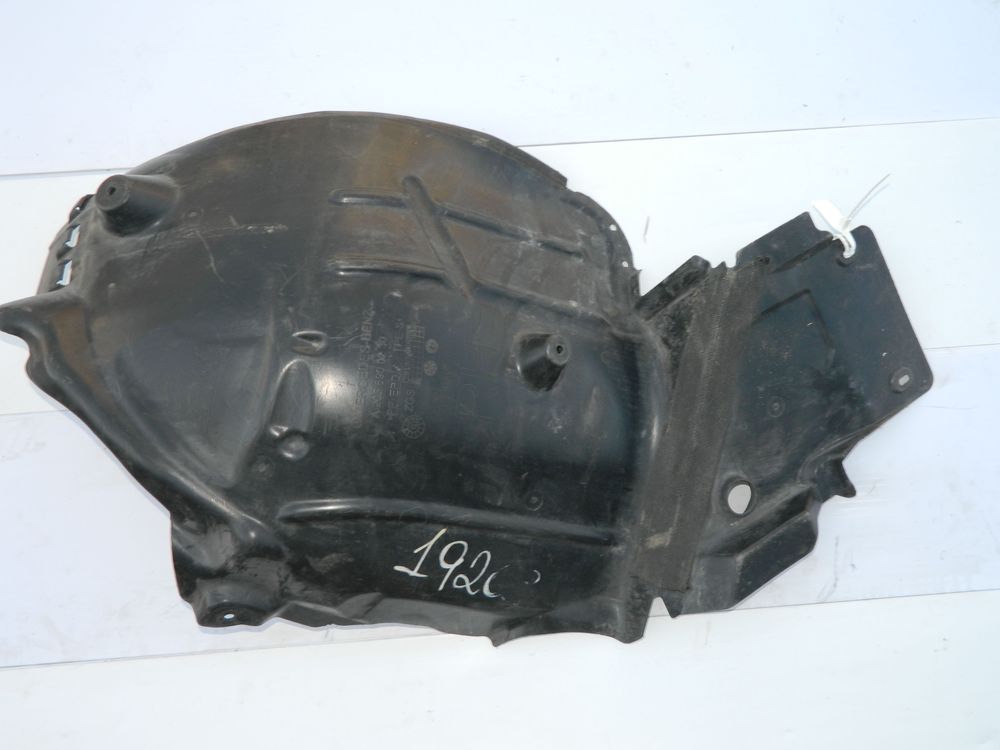 Подкрылок MERCEDES C-CLASS S205 Перед Прав (Контрактный) 45980034