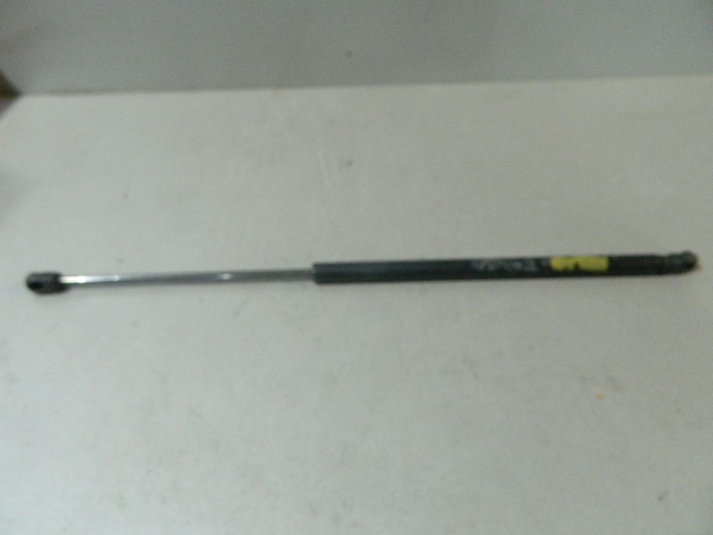 Амортизатор багажника MAZDA DEMIO DY3W (Контрактный) 81528972