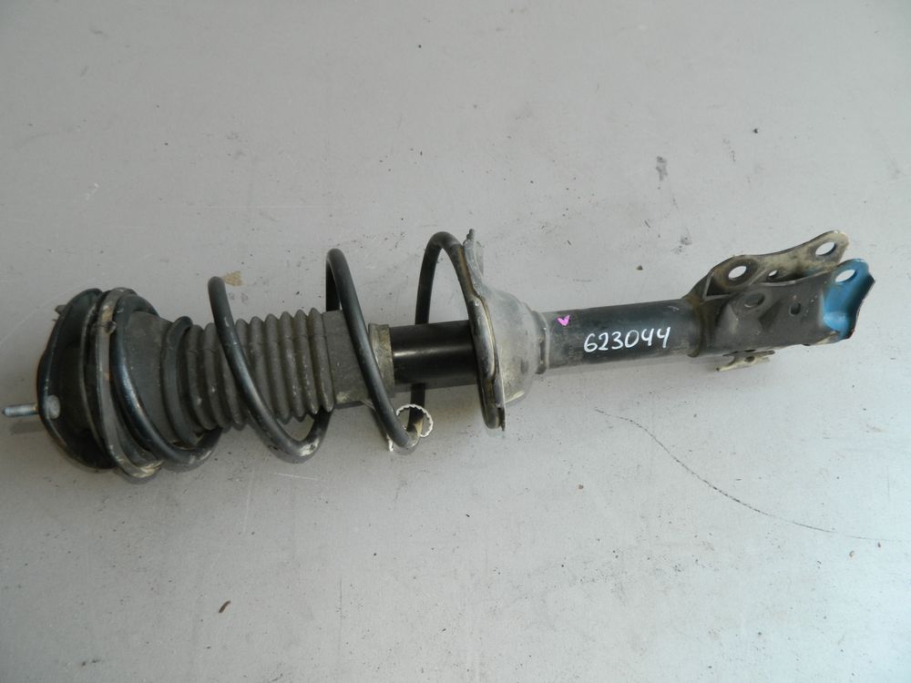 Стойка подвески TOYOTA FUNCARGO Перед. Прав. (Контрактный) 45976126