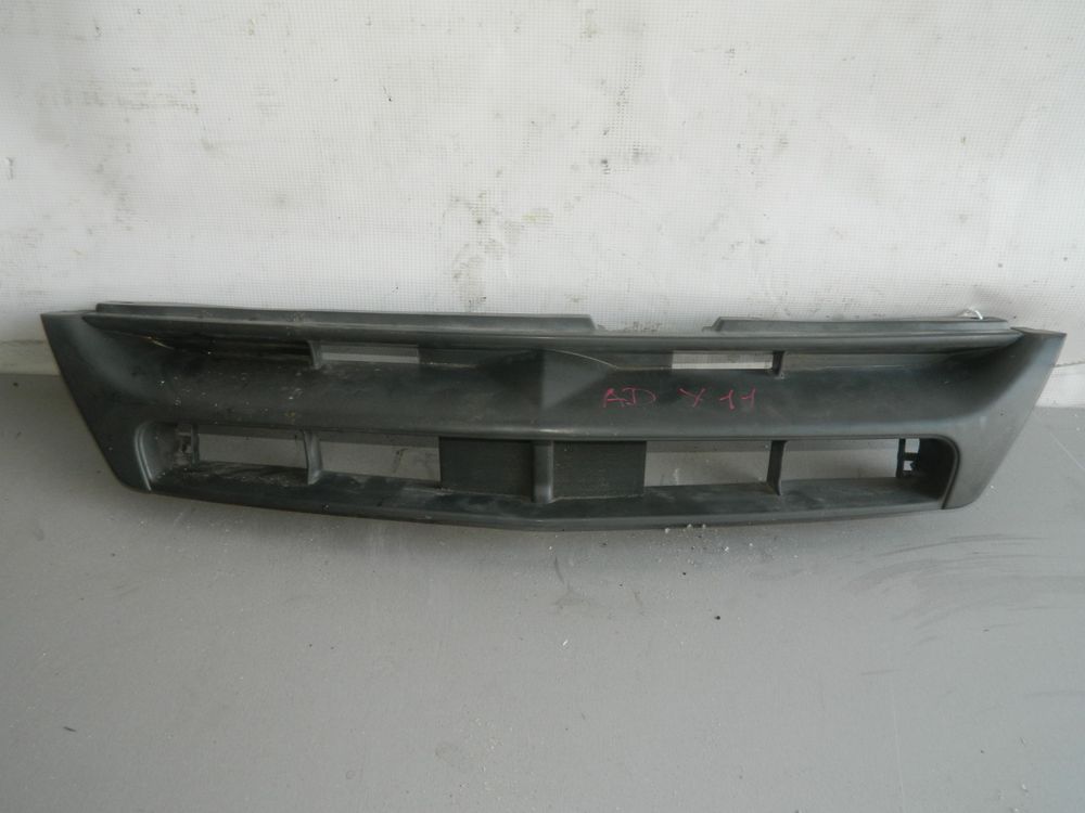 Решетка радиатора NISSAN AD Y11 (Контрактный) 45976576