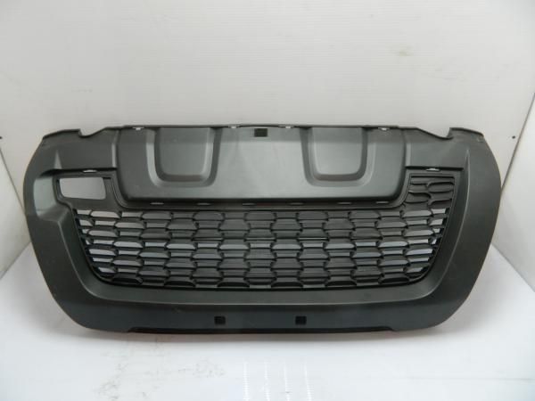 Решетка бампера NSP NSP07622542036R переднего RENAULT Duster (15-)