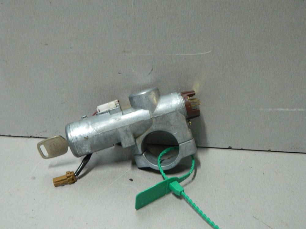 Замок зажигания NISSAN PRESAGE U30 (Контрактный) 81532355