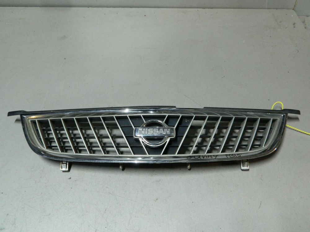Решетка радиатора NISSAN SUNNY FB15 (Контрактный) 79773076