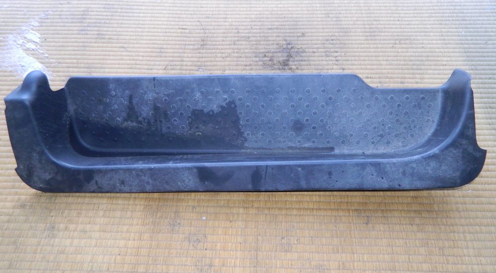 Накладка на порог NISSAN SERENA HFC26 Зад Лев (Контрактный) 104015221