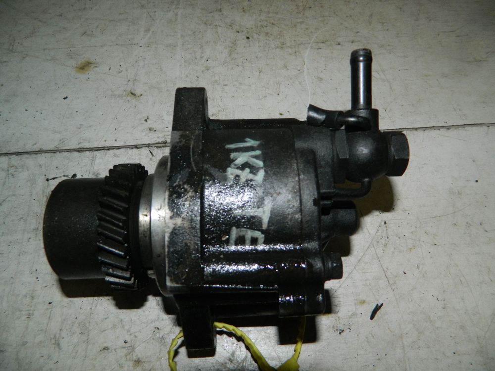 Насос вакуумный TOYOTA HIACE 1KZTE (Контрактный) 79768566