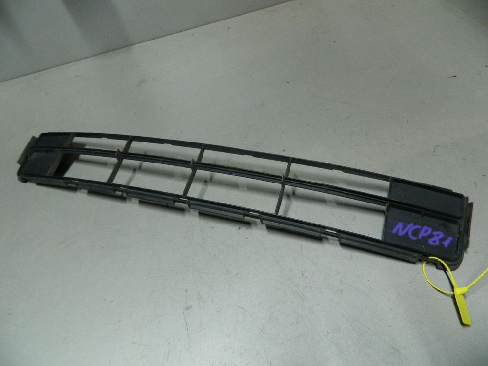 Решетка бампера TOYOTA SIENTA NCP81 (Контрактный) 79773326