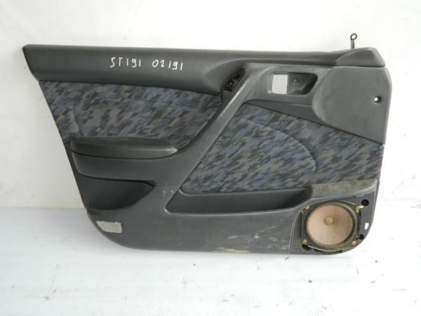 Общивка двери TOYOTA CORONA ST191 Перед Лев (Контрактный)