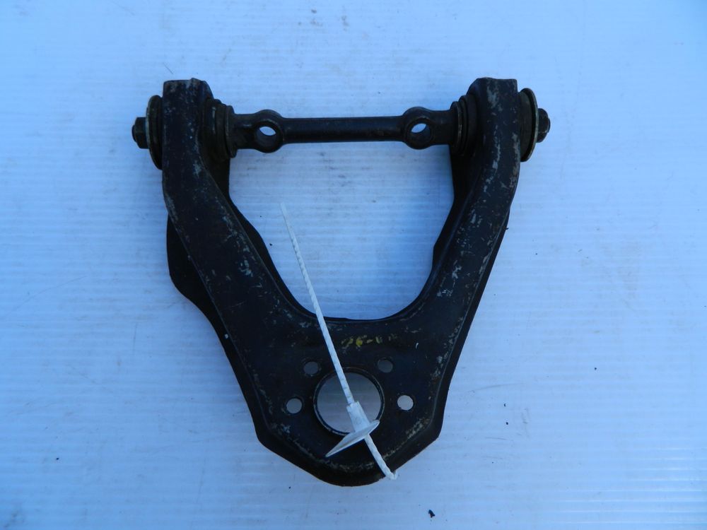 Рычаг подвески NISSAN MISTRAL R20 Перед Лев (Контрактный) 46091261