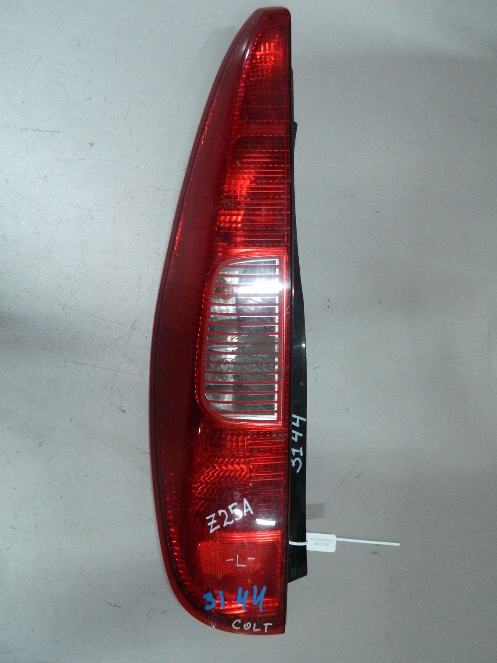 Фонарь MITSUBISHI COLT Z21A Зад Лев 3144 (Контрактный) 68000338
