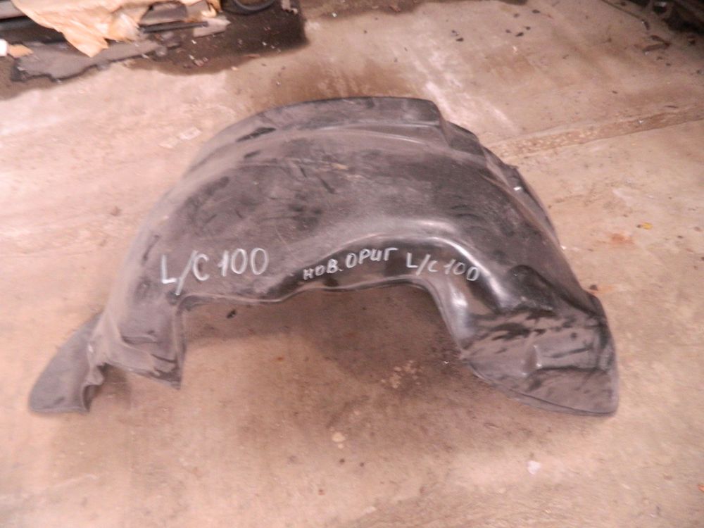 Подкрылок TOYOTA LAND CRUISER 100 RH 2000 - 2005