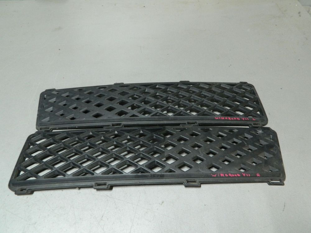 Решетка бампера NISSAN WINGROAD Y11 Лев (Контрактный) 79773075
