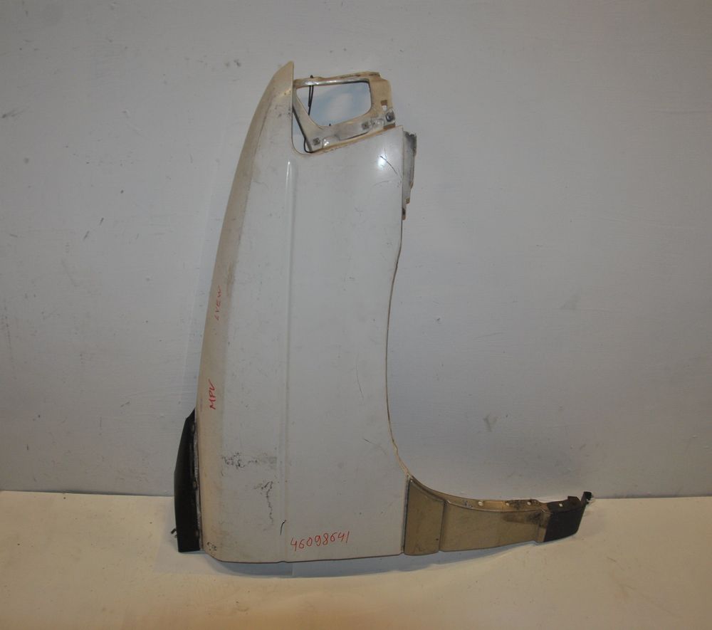 Крыло MAZDA MPV LVEW Перед Прав (Контрактный) 46098641