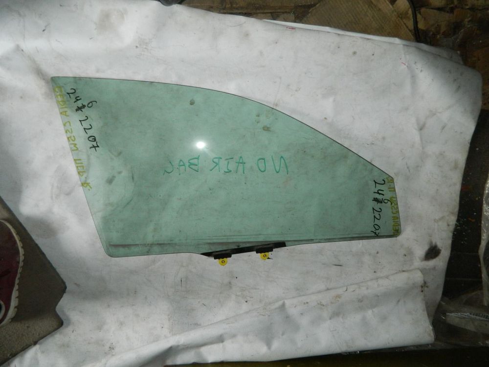 Стекло двери MITSUBISHI LANCER CEDIA CS5W Перед. Прав (Контрактный) 2462207