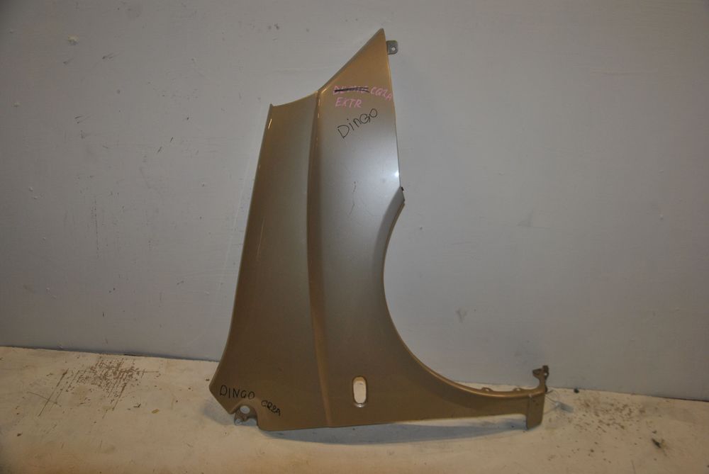 Крыло MITSUBISHI DINGO CQ2A Перед Прав (Контрактный) 46098857