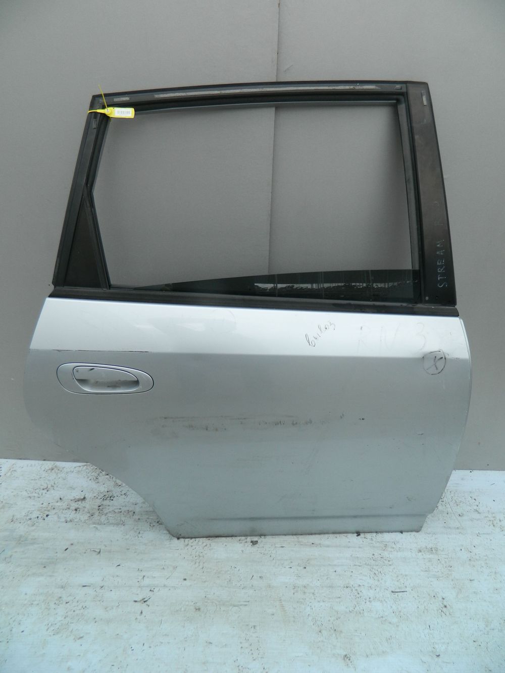 Дверь HONDA STREAM RN3 Зад Прав (Контрактный) 40951537