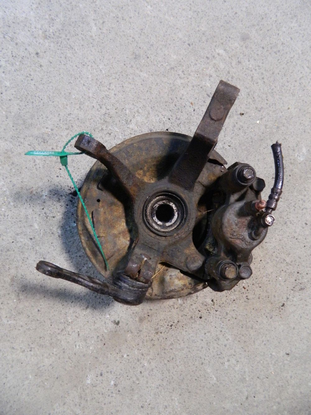 Ступица MAZDA 323 BF Перед Лев (Контрактный) 79591323