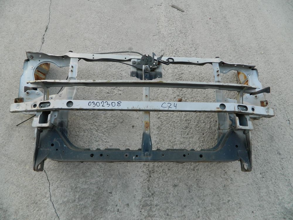 Рамка радиатора NISSAN SERENA C24 (Контрактный) 0302308