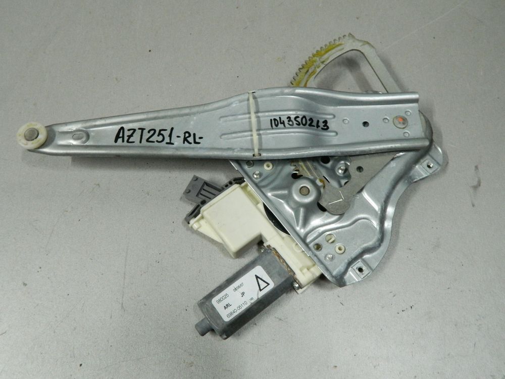 Стеклоподъемник TOYOTA AVENSIS AZT251 Зад Лев (Контрактный) 104350213