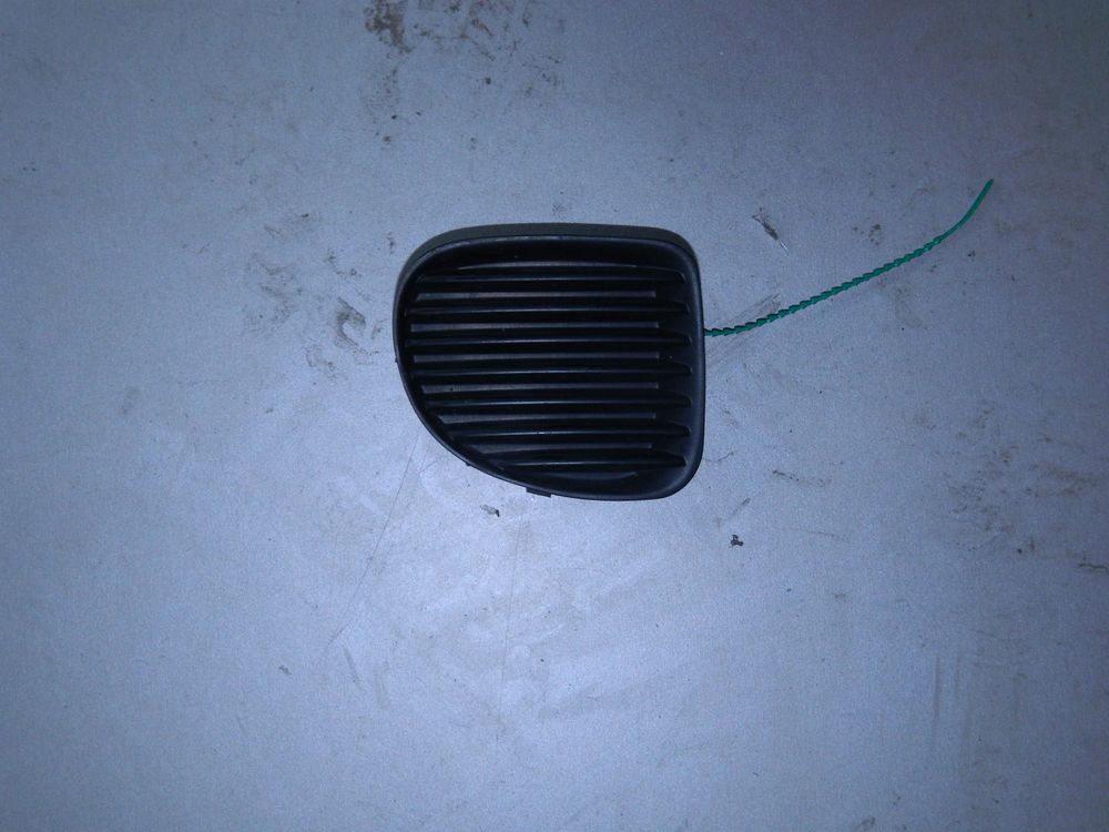 Заглушка бампера TOYOTA FUNCARGO NCP20 Прав (Контрактный) 81540994