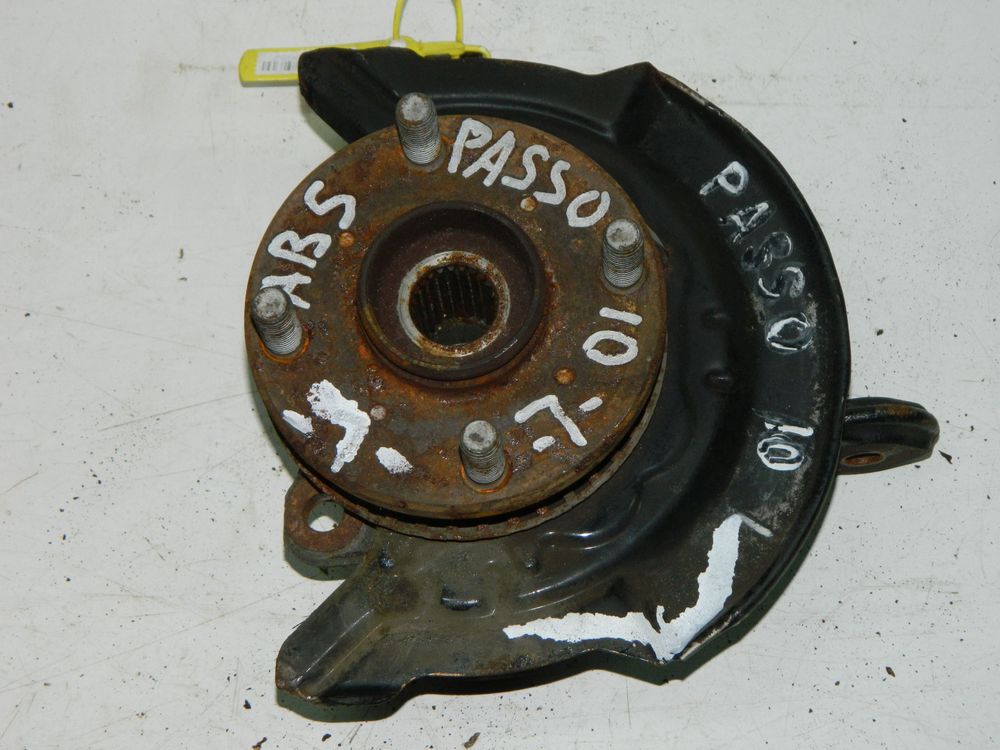 Ступица TOYOTA PASSO QNC10 Перед Лев (Контрактный) 40940682