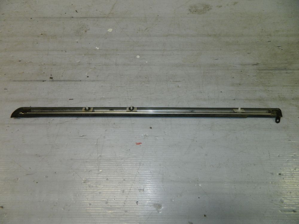 Молдинг бокового стекла TOYOTA 7566060030 TOYOTA Land Cruiser