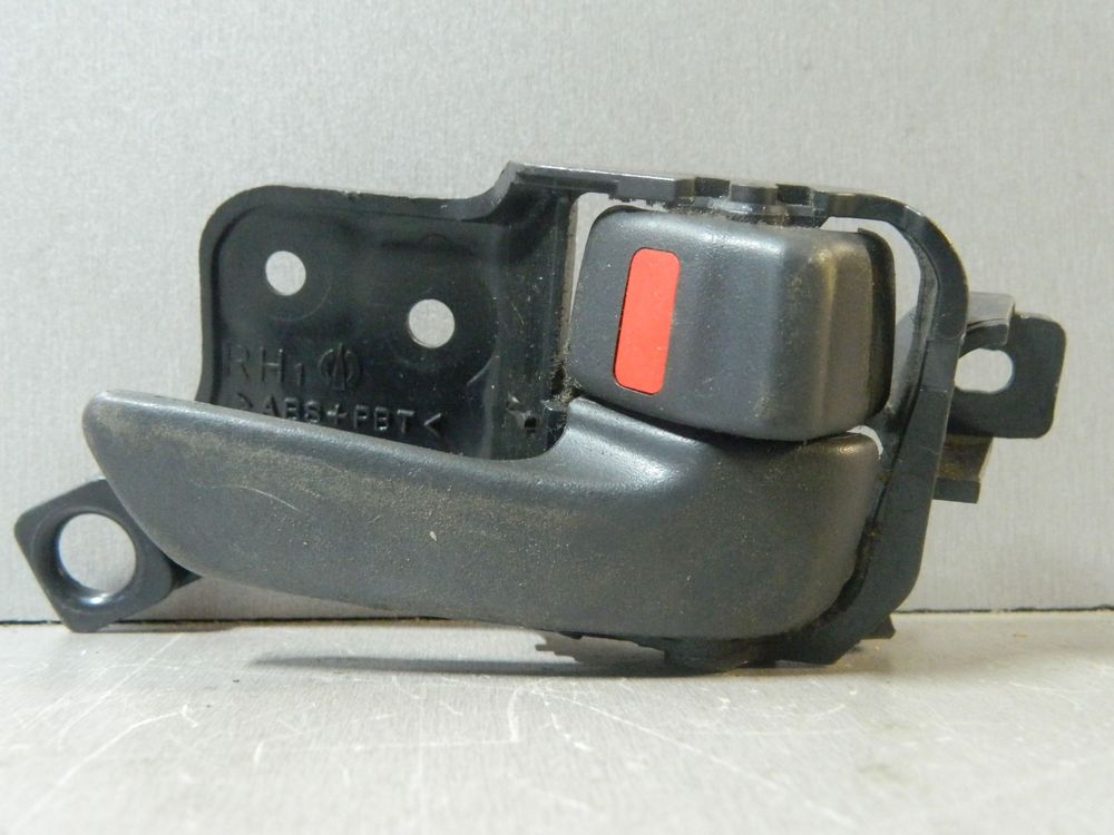 Ручка двери внутренняя TOYOTA CAMRY SV40 Прав (Контрактный) 81528394