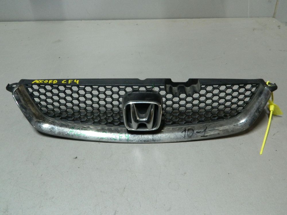 Решетка радиатора HONDA ACCORD CF4 (Контрактный) 79773006