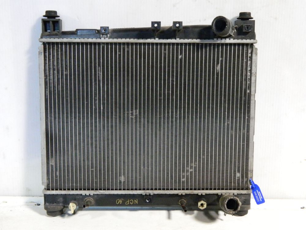 Радиатор ДВС TOYOTA BB NCP30 (Контрактный) 69838023