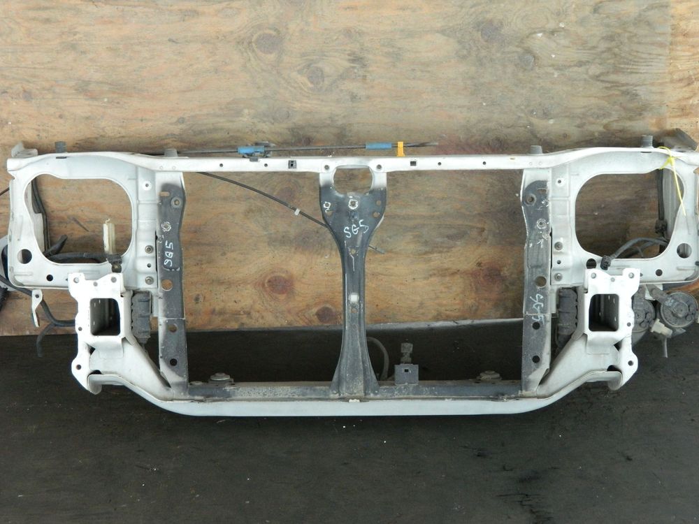 Рамка радиатора SUBARU FORESTER SG5 (Контрактный) 94584297