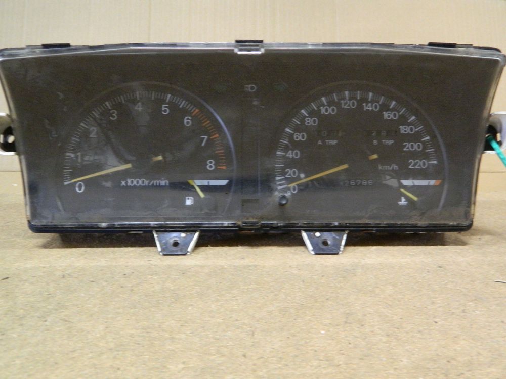 Панель приборов MITSUBISHI GALANT E32A (Контрактный) 79590254